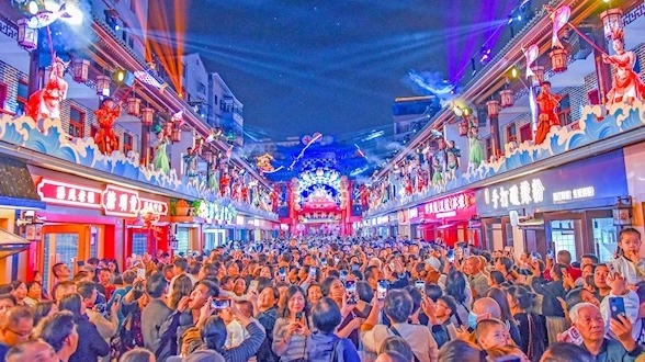 湖北监利“天府奇庙夜”国庆人气爆棚