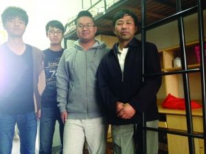 谭伶和他的95后室友