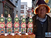 拉萨：五彩年货