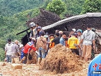 印尼西爪哇省发生山体滑坡致15人死25人失踪