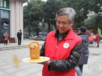 浓情百家宴 舌尖邻里情
——汉川仙人位社区300户居民欢聚一堂共吃年饭