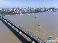 从“百年水患”变“百里画廊” 看武汉江滩的20年蜕变