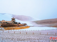 古郡敦煌迎新年初雪