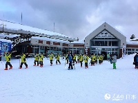 日本里磐梯GRANDECO滑雪度假村：白天乐享雪趣 夜晚泡汤赏星