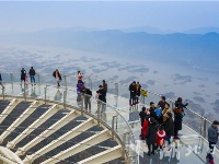 在湖北!全球最大单体玻璃观景平台迎客