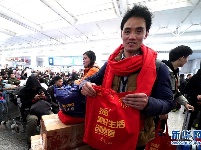上海铁路推出“快递员专列”