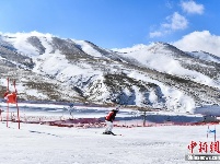 云南会泽举办高山滑雪公开赛