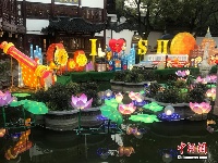 上海豫园新春民俗艺术灯会亮灯 “财神猪”受热捧