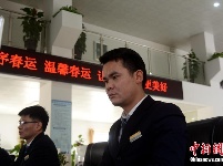 探访广西春运背后的隐形人 “铁路医生”问诊忙