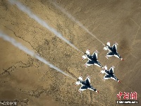 美国空军杂志评出年度最佳照片 张张都是“特效”大片