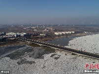 宁夏石嘴山黄河部分区域现大面积冰凌