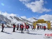 云南会泽举办高山滑雪公开赛