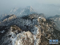 雪落泰山 冬景如画