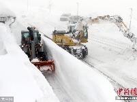 德国遭遇冰雪天气 波洛肯山遭冰封