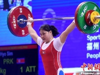 2019年举重世界杯邓薇包揽女子64公斤级冠军并打破三项世界纪录