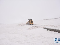 千里驰援——京豫川等地援助青海玉树雪灾区