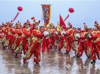 龙腾狮跃锣鼓齐鸣闹元宵