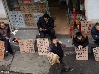 广州：节后用工荒 月薪一万没招到人