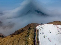 宜昌百里荒遇罕见云海奇境