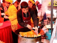 展示美食文化 给年味“加料” 武汉非遗过早节等您体验