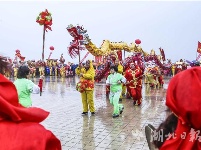 龙腾狮跃锣鼓齐鸣闹元宵