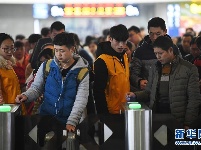 全国铁路迎来新一轮春运客流高峰