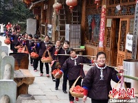 近200名广西侗寨外嫁女子齐回娘家迎新春