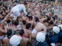 日本：9000人参加“裸体祭”
