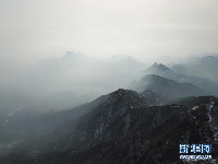 雪落泰山 冬景如画