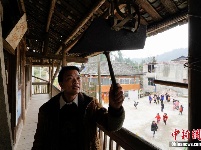 贵州一位侗族代课教师和18个学生的开学日