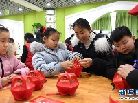 合肥：自制灯笼迎元宵