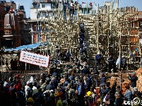 尼泊尔独木庙开始重建