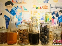 香港染乐工房：从剩菜中提炼色彩的奇妙作坊