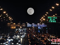 “春分日”上演年度最后一次“超级月亮”