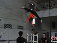 探访“中国杂技之乡” 客家孩子苦练“空中芭蕾”
