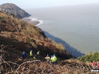 奇迹！英国男子驾车从200米悬崖坠落 几乎没受伤