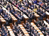 全国政协十三届二次会议闭幕
