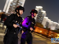 警花狙击手：“不爱红装爱警装”