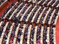 全国政协十三届二次会议闭幕
