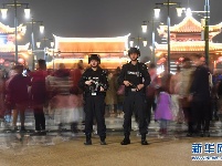 警花狙击手：“不爱红装爱警装”