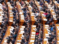 全国政协十三届二次会议举行第二次全体会议