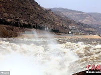 黄河壶口瀑布水量增大气势磅礴