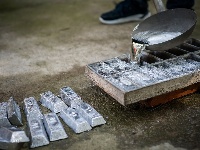 湖北60后硬核老板：卖房收藏千万块铅字，自建活字博物馆