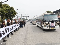 33岁缉毒警察因公牺牲 民众沿途送别