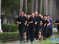 警花狙击手：“不爱红装爱警装”