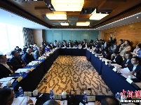 经济界别政协委员讨论政府工作报告