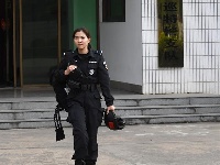 警花狙击手：“不爱红装爱警装”