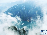 云雾缭绕瞿塘峡