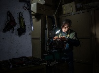 湖北60后硬核老板：卖房收藏千万块铅字，自建活字博物馆