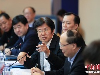 工商联界别政协委员讨论政府工作报告